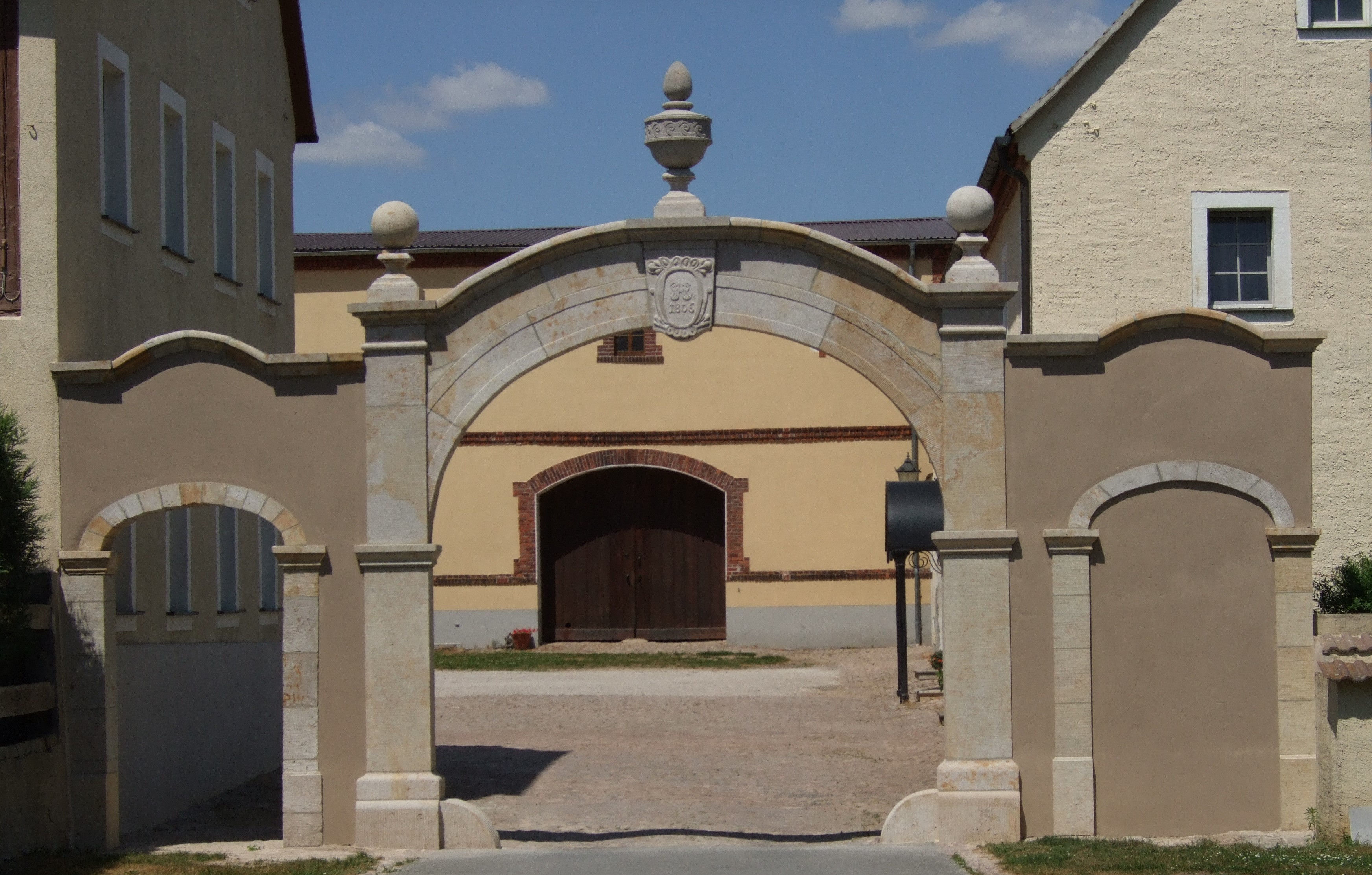 Hintergrundbild Einfahrt Sandstein